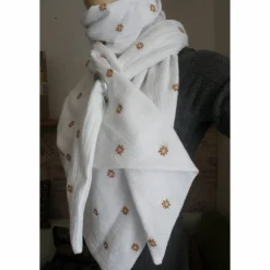 XXL Dreiecktuch  mit großer Öse / Musselin Double Gauze Weiß mit kleinn Blümchen/ Schaltuch / Halstuch/ Wickelschal