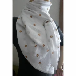 XXL Dreiecktuch  mit großer Öse / Musselin Double Gauze Weiß mit kleinn Blümchen/ Schaltuch / Halstuch/ Wickelschal