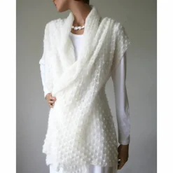 Zarte Brautstola aus Mohair ivory, Hochzeitsschal elfenbeinweiß, Lace-Tuch  für die Braut, Umschlagtuch Hochzeit