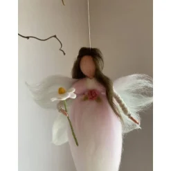 zarte Gänseblümchenfee, Filzfee Frühling, Geschenk zur Taufe