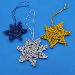 Zarte Weihnachtssterne gehäkelt, Lurexkordel, gold, silber, blau, Weihnachtsdeko, Advent, Geschenkanhänger, Baumschmuck