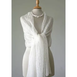 Zarter Brautschal aus Kid-Mohair in Ivory, sommerliche Hochzeit-Stola, duftiges Tuch