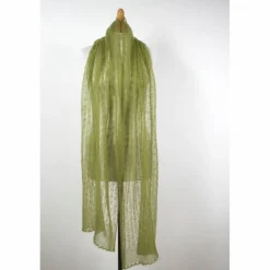 Zartes Mohair-Tuch in Olivgrün, Lace-Schal gestrickt für Trachtenhochzeit, elegantes Umschlagtuch, leichte Stola