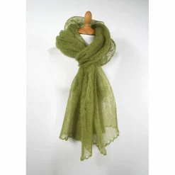 Zartes Mohair-Tuch in Olivgrün, Lace-Schal gestrickt für Trachtenhochzeit, elegantes Umschlagtuch, leichte Stola