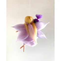 zartlila gefilzte Schultütenfee