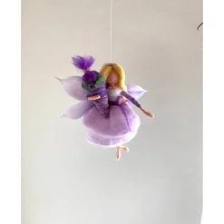 zartlila gefilzte Schultütenfee
