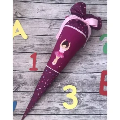 zauberhafte Schultüte Zuckertüte aus Stoff in Beere mit Ballerina und Glitzer