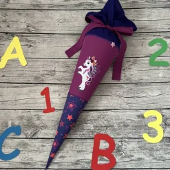 zauberhafte Schultüte Zuckertüte 70cm mit Pegasus Einhorn Sterne Beere Lila