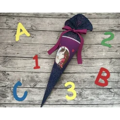 zauberhafte Schultüte Zuckertüte Dunkelblau Beere Lila mit Pferdekopf