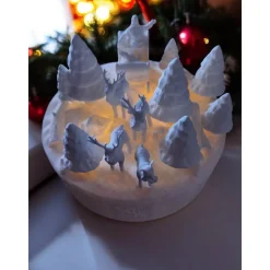 Zauberhafte Winterwelt: 3D-gedrucktes Diorama mit Rentieren und Tannenwald (mit/ohne LED-Licht)