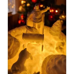 Zauberhafte Winterwelt: 3D-gedrucktes Diorama mit Rentieren und Tannenwald (mit/ohne LED-Licht)