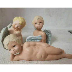 Zauberhaftes Puttentrio aus Keramik