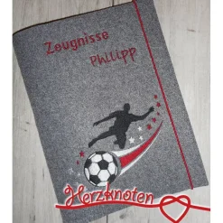Zeugnis, Zeugnismappe, Zeugnishülle, Zeugnisse, gestickt, Filz, Fußball, Junge, Mädchen, personalisierbar, mit Namen, Ei