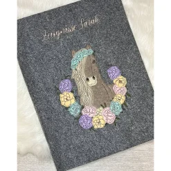 Zeugnis, Zeugnismappe, Zeugnishülle, Zeugnisse, gestickt, Pferd, Filz, Junge, Mädchen, personalisierbar, mit Namen,