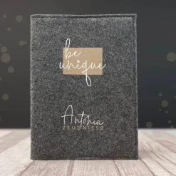 Zeugnismappe aus Filz *be unique* | personalisiert mit Namen und Farbe