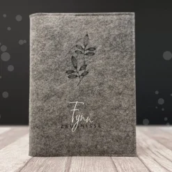 Zeugnismappe aus Filz *Blätter* | personalisiert mit Namen und Farbe