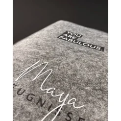 Zeugnismappe aus Filz *you are fabulous* | personalisiert mit Namen und Farbe