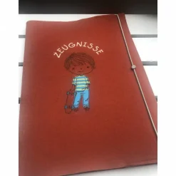 *Zeugnismappe DIN  A4 * gestickt auf cotto Filz *Schulstart * *Einschulung *  personalisierbar mit Namen * Geschenk *