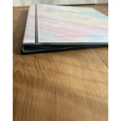 Zeugnismappe personalisiert Hardcover – Geschenk zur Einschulung & sichere Zeugnisaufbewahrung