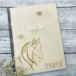 Zeugnismappe personalisiert aus Holz | Geschenk zum Schulstart | Zeugnisordner mit Namen | Einschulungsgeschenk