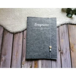 Zeugnissmappe aus Filz - personalisierbar- Einschulung * Hellgrau