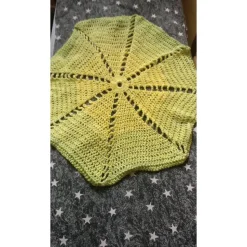 Zierdecke, Tischdeckchen, handgehäkelt, kräftiger Farbverlauf