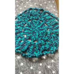 Zierdecke, Tischdeckchen, handgehäkelt, kräftiger Farbverlauf