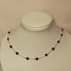 Zierliche Halskette Granat und Zuchtperlen