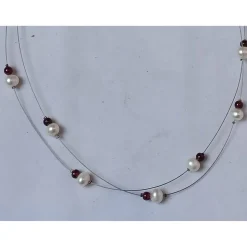 Zierliche Kette mit Süßwasser-Zuchtperlen und Granat