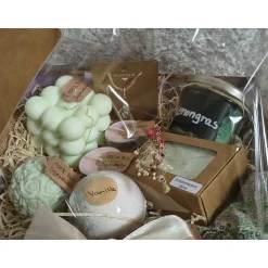 Zitronengras&Vanille Geschenkset – Handgemachte Zitronengrasseife, Badesalz, Vanille-Badekugel, Kerzen, Duftteelicht