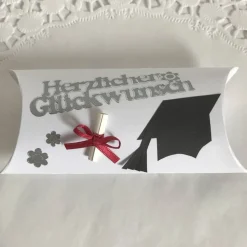 Zum Abschluss Bachelor Abitur Promotion Doktortitel Studium Examen ein Geldgeschenk verschenken Geschenk Gutschein Geld